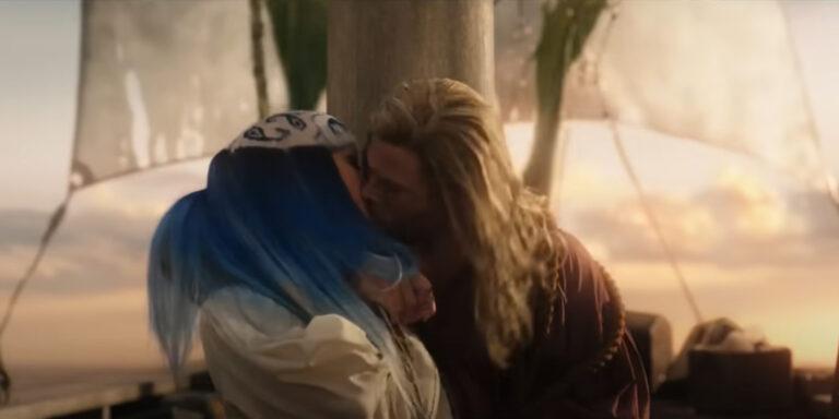  Thor : Love and Thunder, kissing scene, Spoiler Alert !