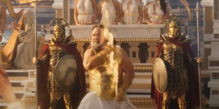  Thor : Love and Thunder, fight between Zeus and Thor , Spoiler Alert !